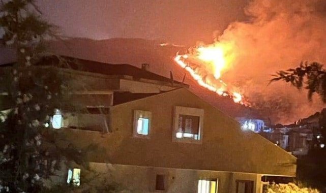 İzmir'de korkutan yangın: Alevler geceyi aydınlattı