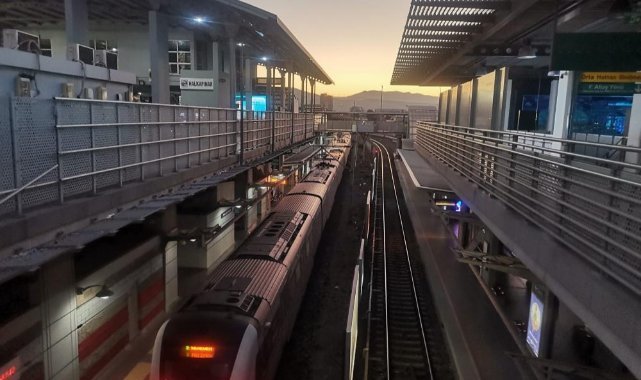 İzmir’de metro ve tramvay çalışanları greve gitti