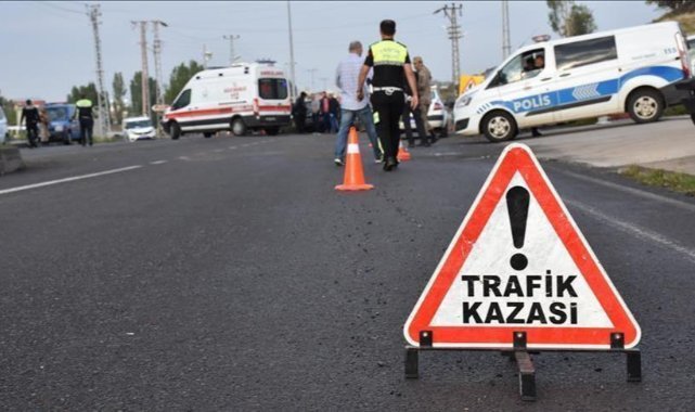 İzmir'de otoyolda ters yön kazası