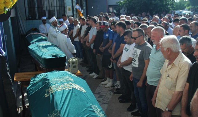 İzmir'deki feci kazada hayatını kaybedenler toprağa verildi