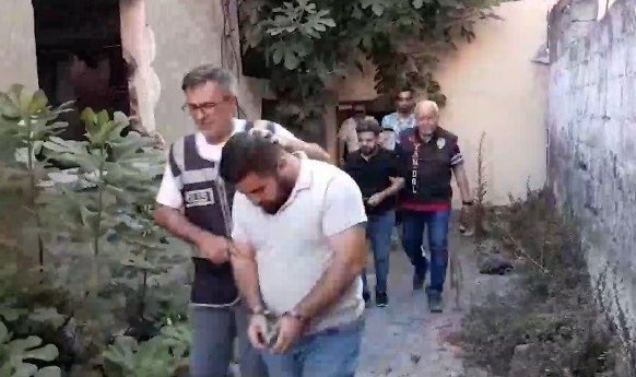 İzmir merkezli 16 milyon liralık dolandırıcılık operasyonu