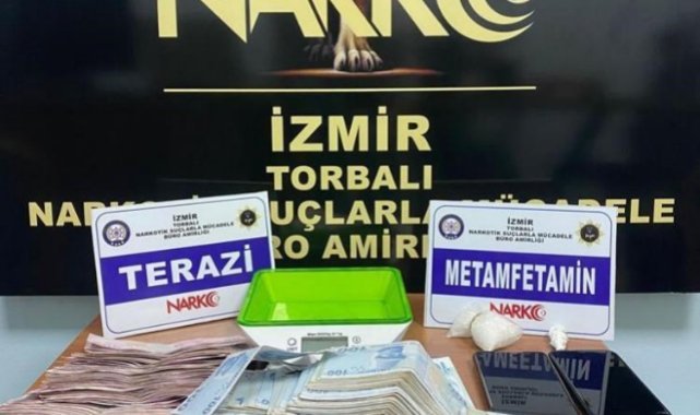 İzmir polisi uyuşturucu satıcılarına göz açtırmıyor: 4 tutuklama