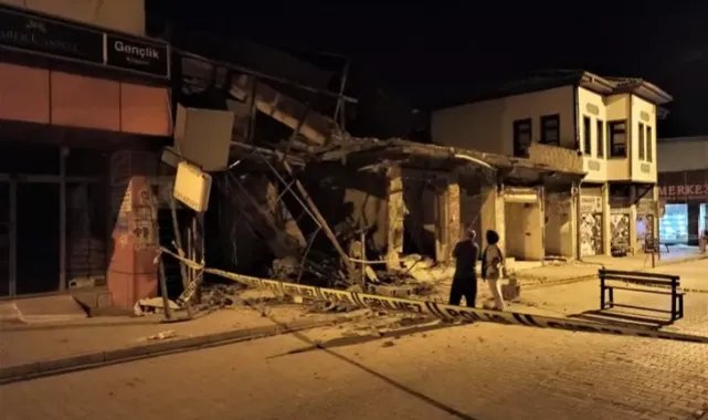 Osmaniye’de ağır hasarlı 2 katlı bina çöktü