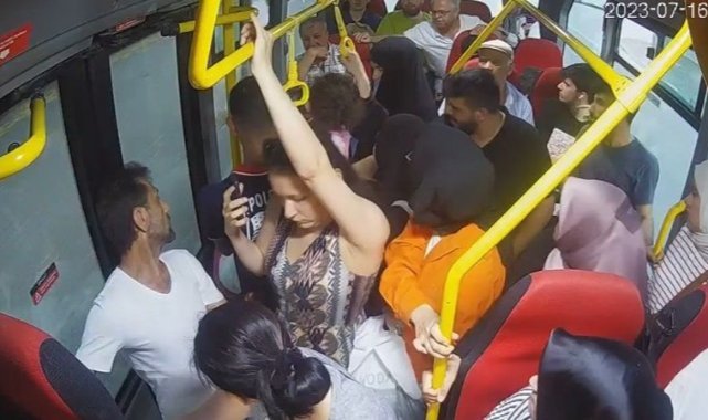 Otobüsteki tesettürlü kıza hakaret eden kadına yolculardan tokat gibi cevap