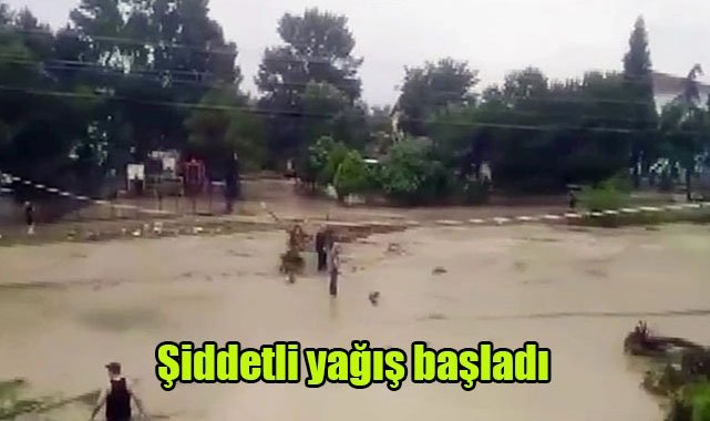Şiddetli yağış başladı