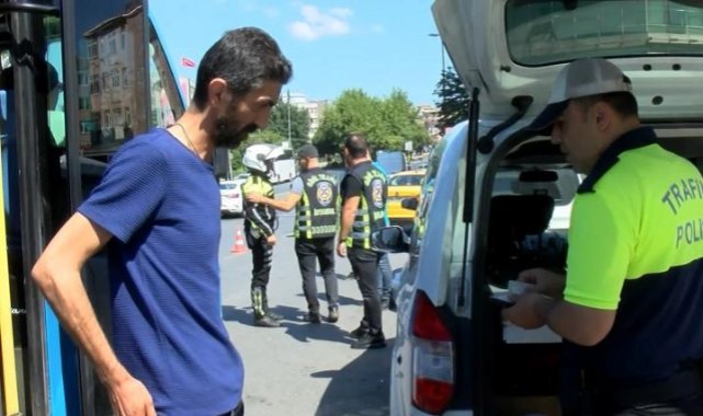 Sivil polisler kural ihlali yapan minibüsçülere ceza yazdı