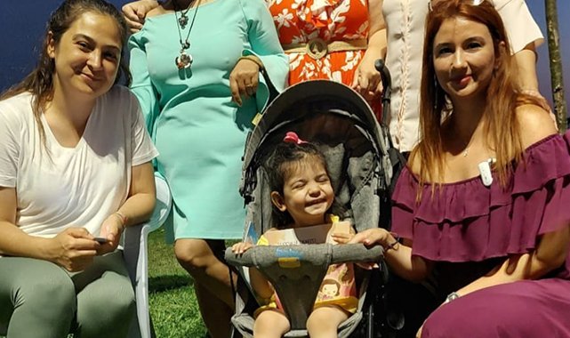 SMA'lı Azra'ya müzikli destek: "Türkülerimizi Azra için söyleyeceğiz"