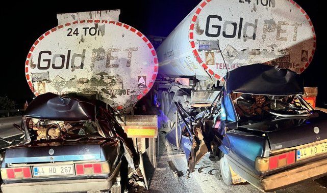 Tankere arkadan çarpan otomobil kağıt gibi ezildi