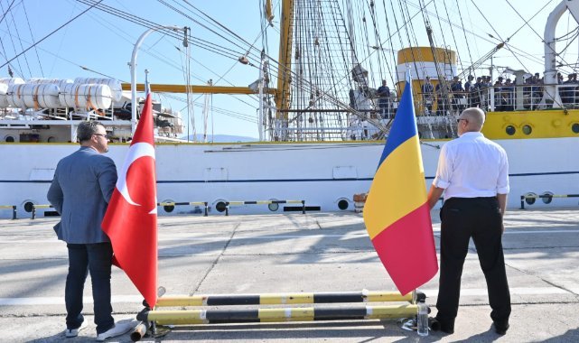 Tarihi gemiyi Torbalı Belediye bandosu karşıladı: Torbalı Belediye bandosuna davet