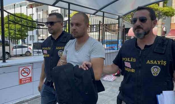 Alkollü grubun içinde çıkan bıçaklı kavgada 18 yaşındaki genç hayatını kaybetti