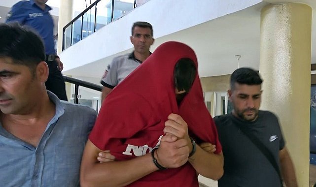 Antalya’da fıkra gibi olay: Kuyumcular Çarşısı’nda gümüşçüyü soydu, komşu gümüşçülere satarken yakalandı