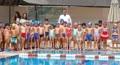 Başkan Sandal istedi:  İlk defa havuzla tanıştılar