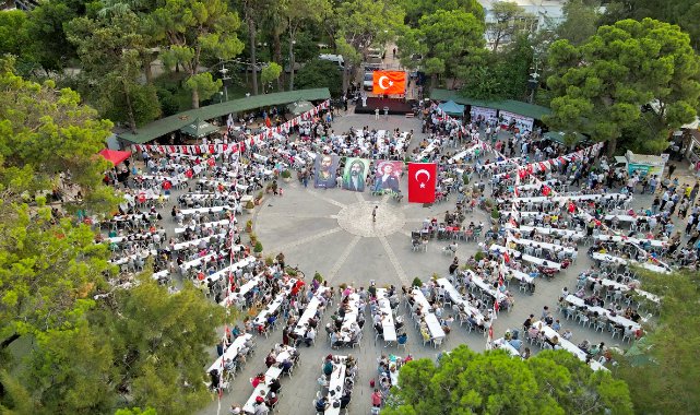 Bornovalılar geleneksel aşure etkinliğinde buluşuyor