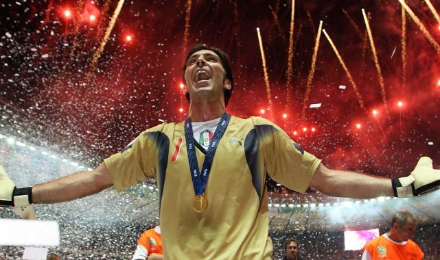 Buffon, 45 yaşında kariyerini sonlandırdığını açıkladı