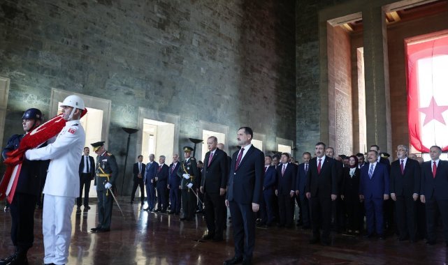 Devlet erkanı Anıtkabir'de