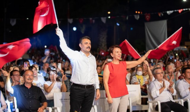 Dikili'de Zafer Bayramı Festival coşkusuyla kutlandı