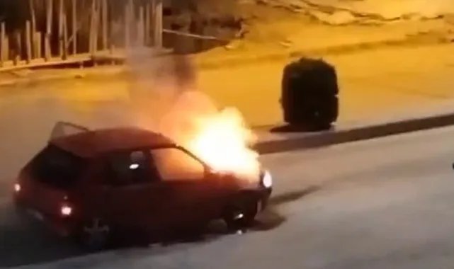 Elazığ’da seyir halindeki araç alev aldı