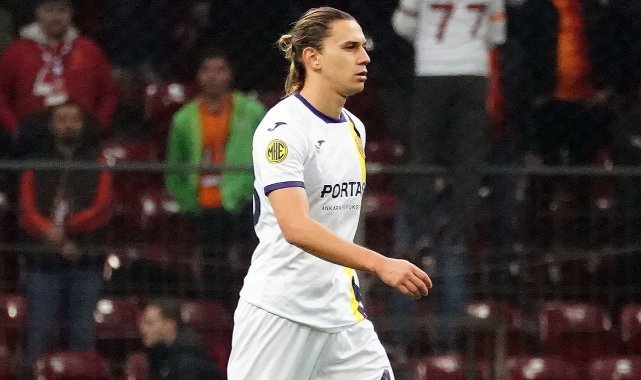 Galatasaray’da Taylan Antalyalı’nın sözleşmesi 3 yıl uzatıldı