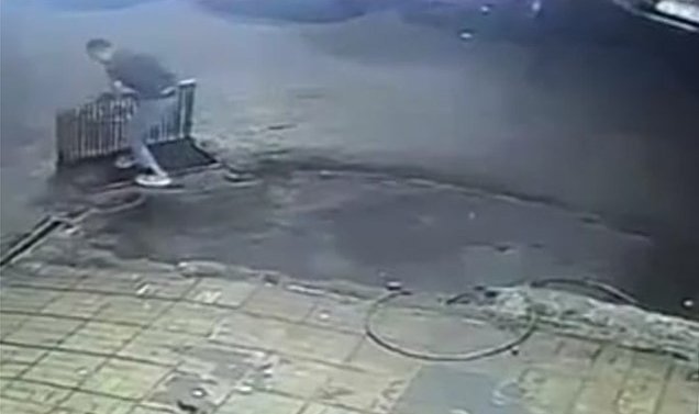 Hırsız sanayi sitesindeki 75 kiloluk mazgalı böyle çaldı