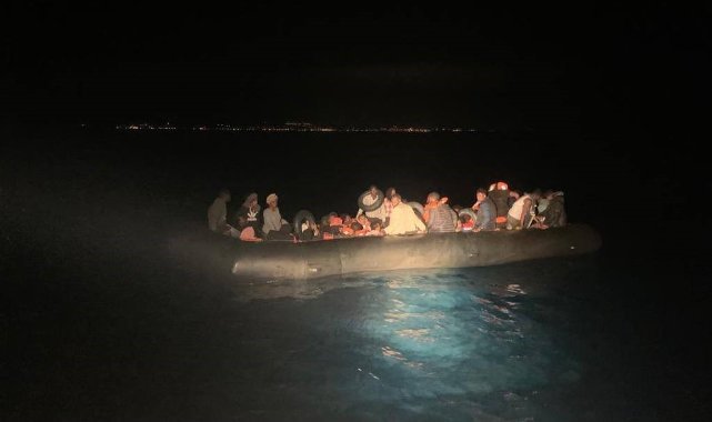 İzmir açıklarında 45 düzensiz göçmen yakalandı
