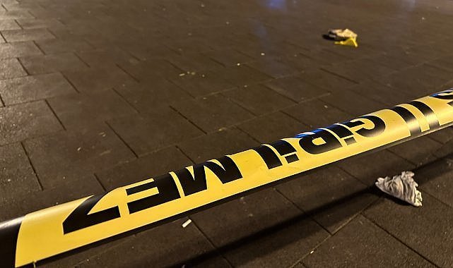 İzmir’de bıçaklı kavga: 22 yaşındaki genç öldü