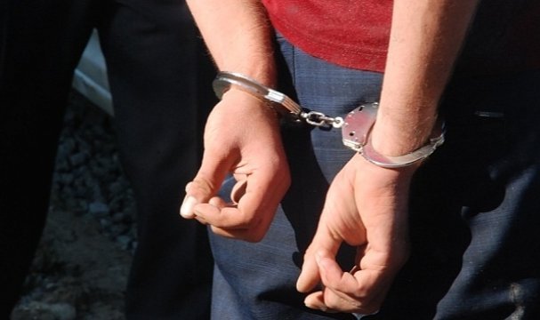 İzmir'de cezaevi firarisi kıskıvrak yakalandı