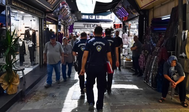 İzmir’de çığırtkan ve hanutçu operasyonu