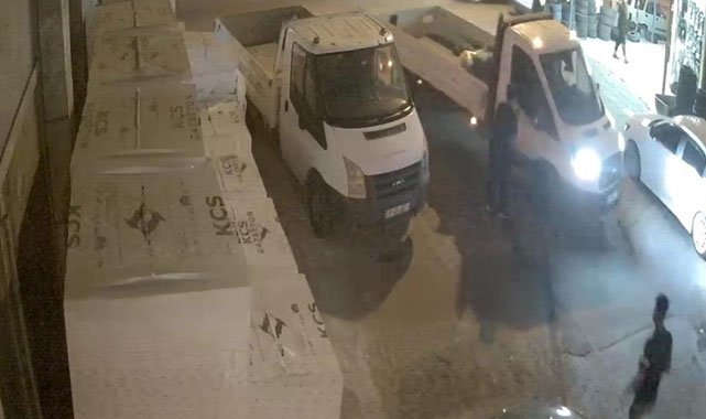 İzmir'de korkunç cinayet: Kamyonetteki kuzenine kurşun yağdırdı