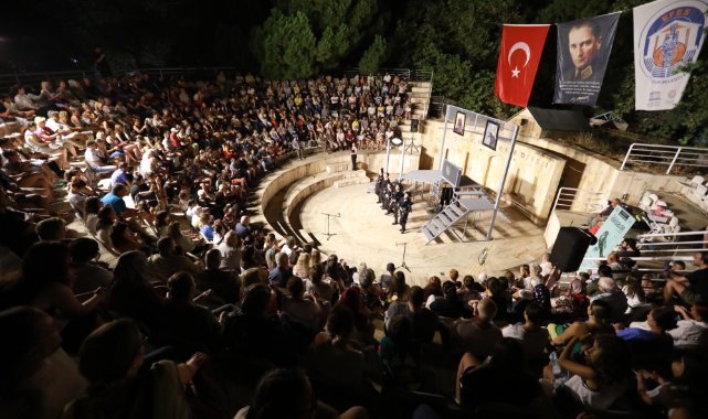 Kargalar Efes Selçuk'a geldi: Efes Tiyatro Festivali devam ediyor