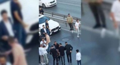 Küçükçekmece’de E-5 yan yolu kapatıp halay çekenlere ceza yağdı