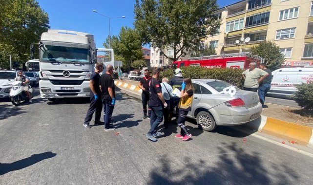 Lüleburgaz’da tır ile otomobil çarpıştı