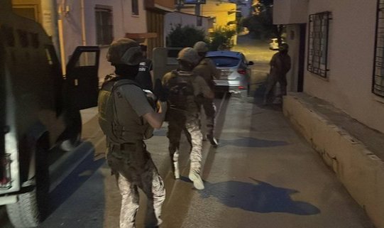 Mersin’de uyuşturucu satıcılarına şafak operasyonu