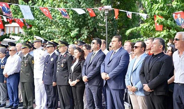 Seferihisar’da 30 Ağustos kutlamaları çelenk koyma töreni ile başladı
