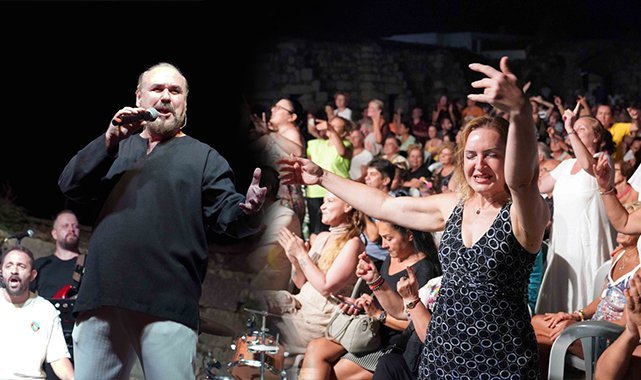 Sığacık'ta yaz sohbetleri devam ediyor: Kaleiçi Hakan Aysev'le coştu