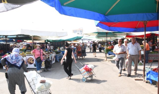 Torbalı pazarı yeni yerine taşındı