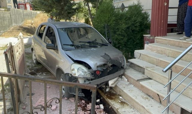 Yine aynı yer yine kaza: Korkudan evlerinin önünde oturamıyorlar