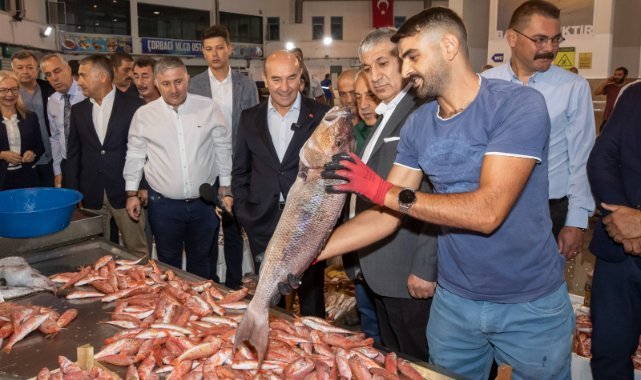 Av sezonu açıldı: İzmirli balıkçılar sezonu açtı, siftahı Başkan Soyer yaptı