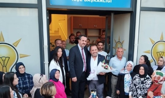 Bayraklı’da bayrak değişimi