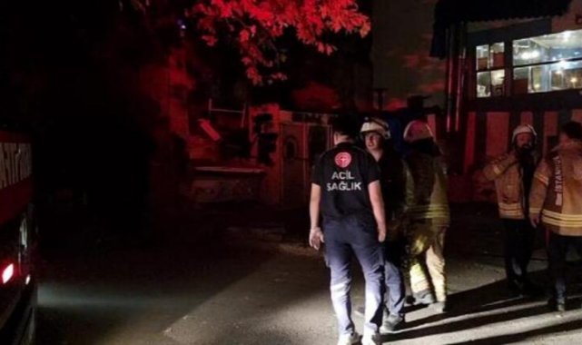 Beyoğlu'nda bulunan tarihi Kurşunlu Han'da yangın