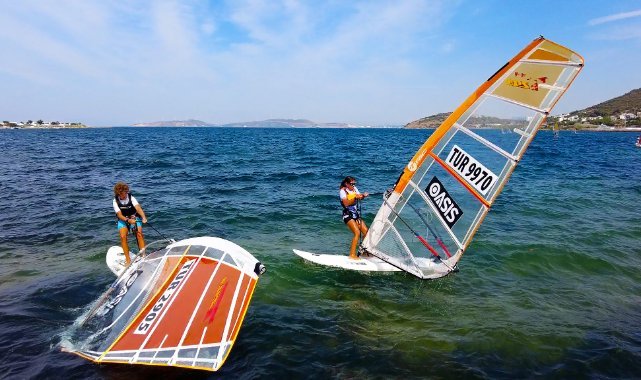 Foça’da Kurtuluş Kupası Yelken Yarışları başladı