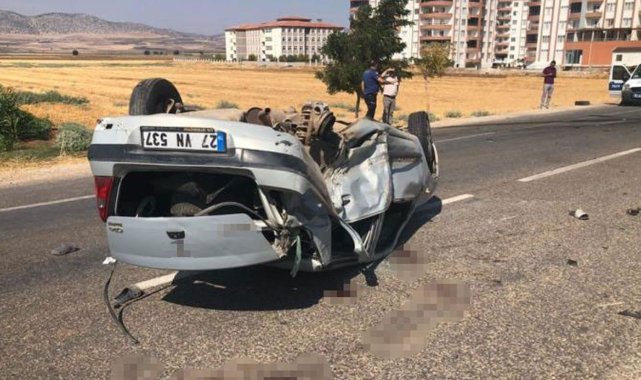 Gaziantep’te iki araç kafa kafaya çarpıştı