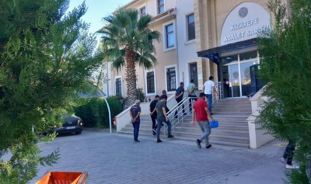 Güvenlik korucusu ev sahibi ile yakınları, kiracı polisi dövüp silahını gasbetti