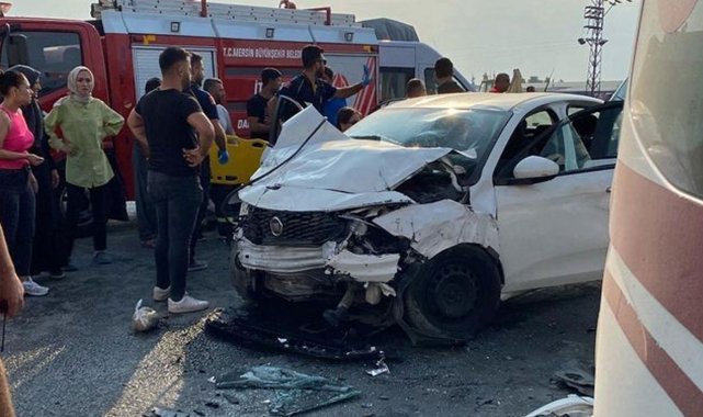 İşçi servisi ile otomobil çarpıştı