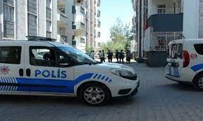 İzmir'de sahte polisler, gerçek polise yakalandı