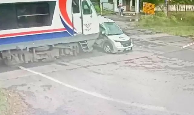 Kapalı bariyere rağmen hemzemin geçitten geçti