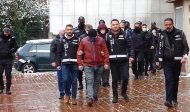 Yüzlerce silah ve parçalarıyla yakalanan 16 sanığa 26'şar yıla kadar hapis istemi