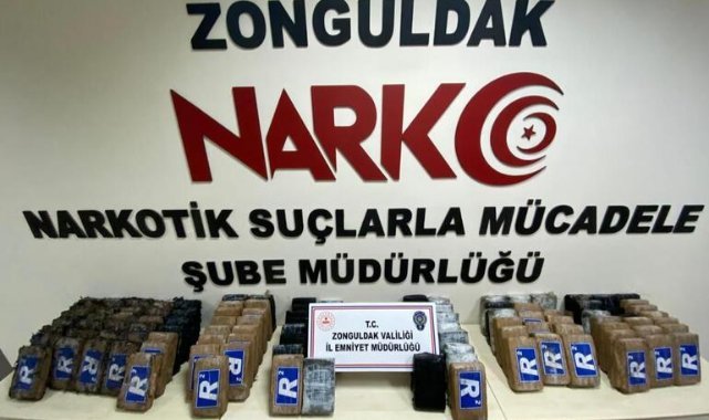141 kilo kokain ele geçirilen geminin 10 mürettebatı tutuklandı