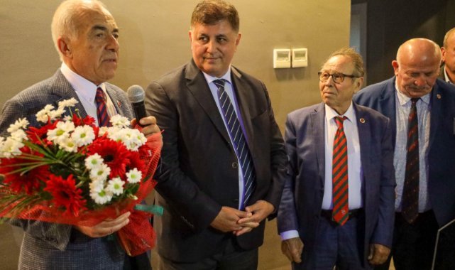 Başkan Tugay, muhtarlarla buluştu; "Yerelde demokrasinin ilk kurumu muhtarlıktır"