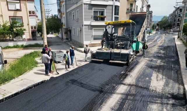 Gaziemir’in yollarında yoğun çalışma