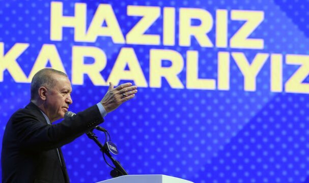 AK Parti'de 17'si büyükşehir 48 ilde belediye başkan adayları açıklanıyor